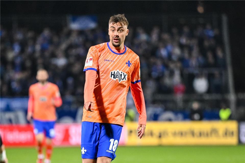 Philipp Förster läuft ab sofort für den Karlsruher SC auf. (Archivbild)Harry Langer/dpa