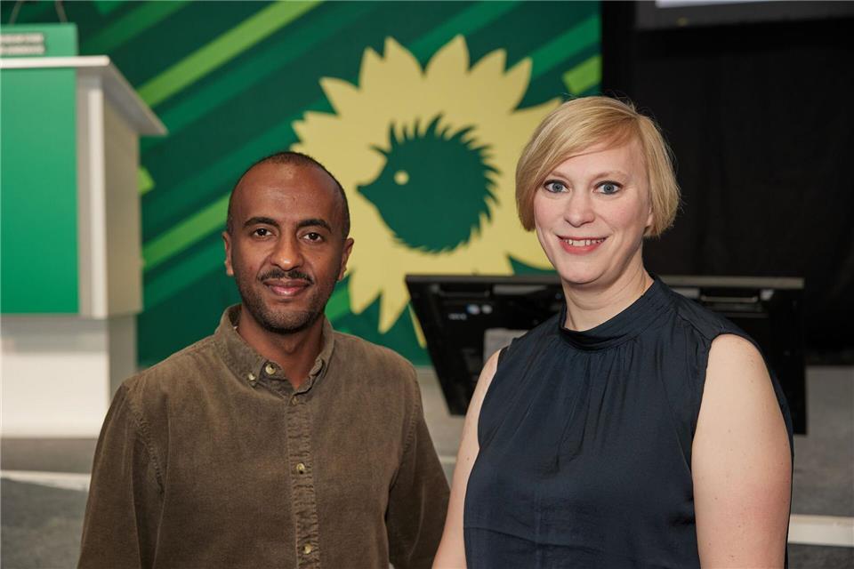 Grünen-Landesvorsitzender Ghirmai will ins Abgeordnetenhaus Philmon Ghirmai (l) und Nina Stahr bilden seit 2023 die Doppelspitze der Berliner Grünen. (Archivbild)Jörg Carstensen/dpa