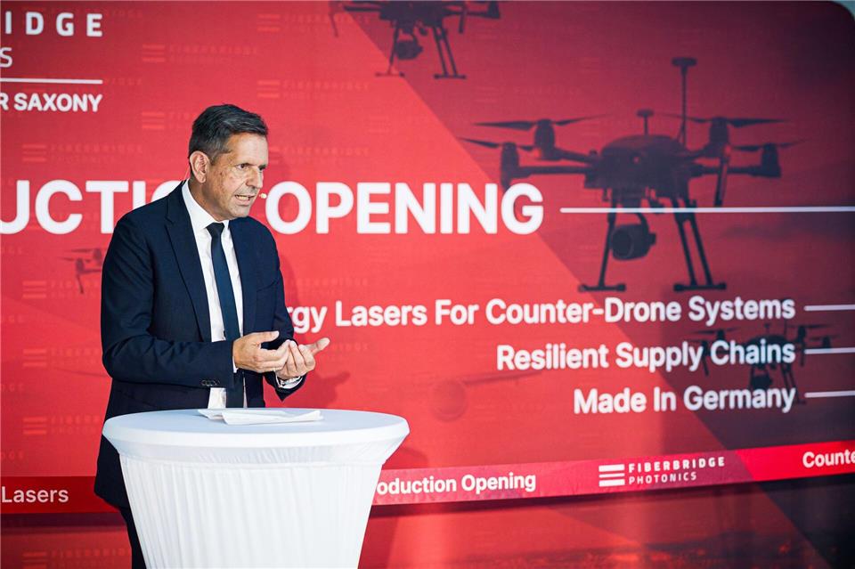 „Photonik- und Lasertechnologien sind in vielen Bereichen unverzichtbar“, sagte Niedersachsens Ministerpräsident Olaf Lies (SPD).Moritz Frankenberg/dpa