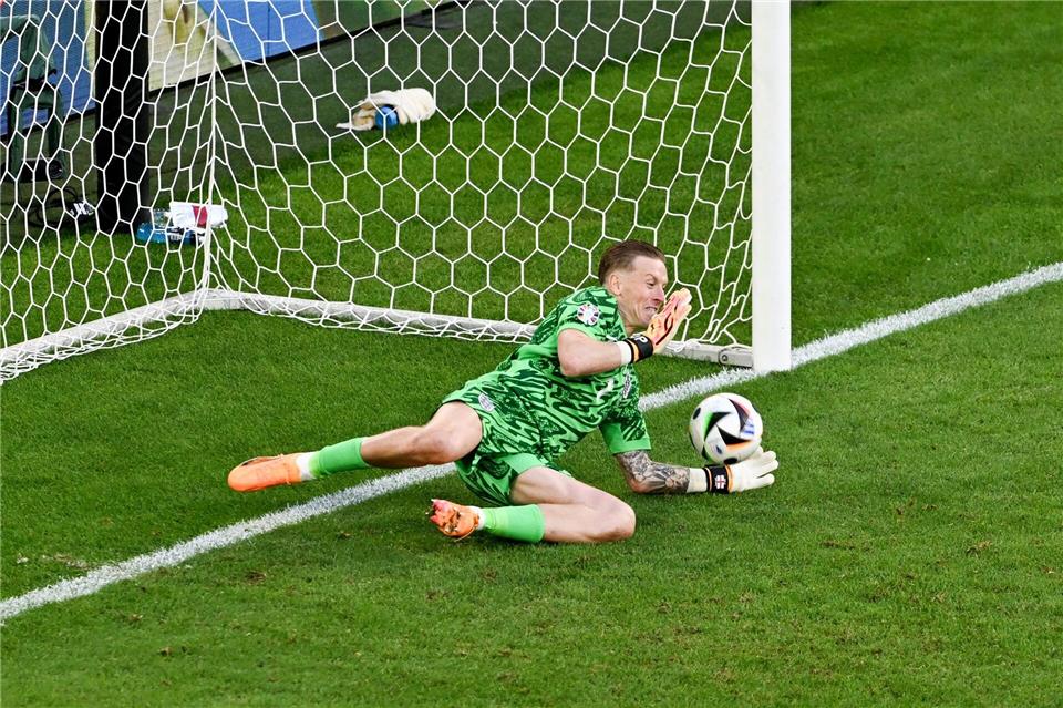 Pickford wurde 2018 und 2024 zum Elfmeterheld. (Archivfoto)David Inderlied/dpa