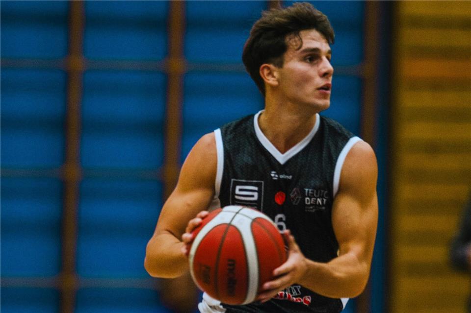 Point Guard in Herford und angehender Sportwissenschaftler in Bochum. Ruben Krüger sagt: „Bei mir gehen durchaus sechs Abende pro Woche für den Sport drauf.“