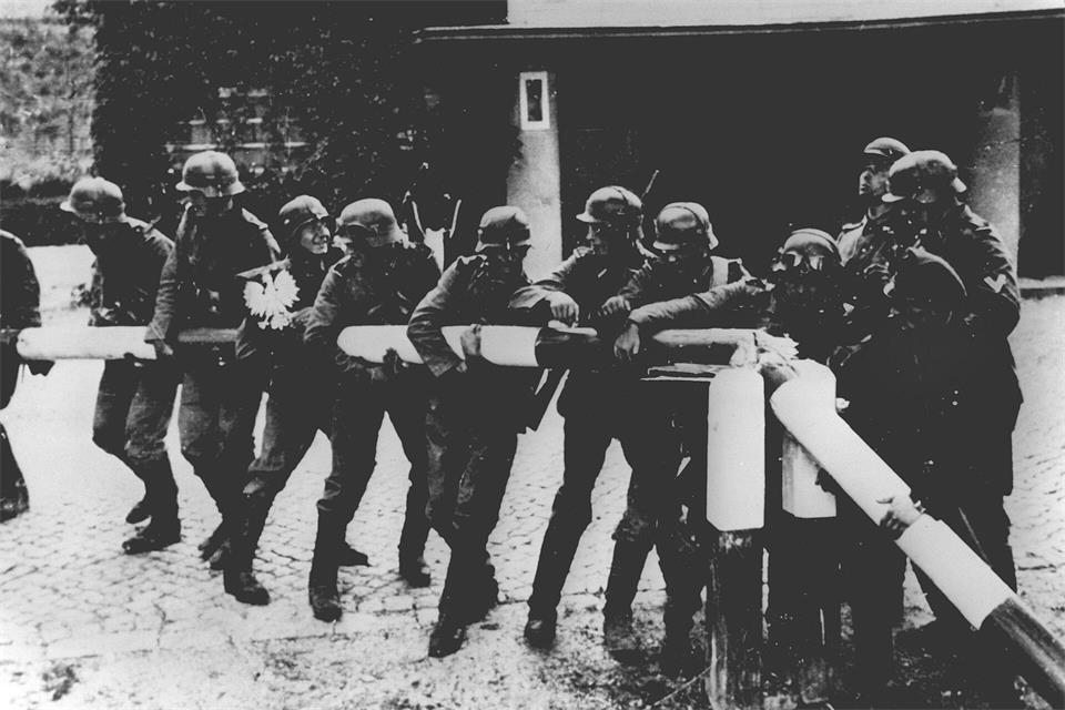 Polen wurde im Zweiten Weltkrieg das erste Opfer der NS-Eroberungen. (Archivbild)-/dpa