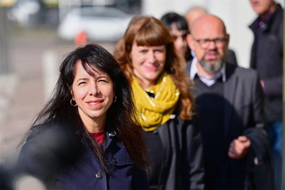 Politiker der Linke in Berlin haben ihre Gespräche mit Grünen und SPD bei einem dritten Treffen fortgesetzt. Sebastian Christoph Gollnow/dpa