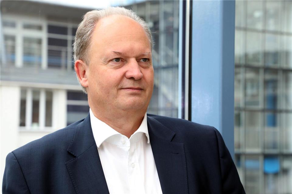 Politikwissenschaftler Torsten Oppelland: „Die 44 Stimmen, die CDU, BSW und SPD zusammen haben, reichen im Grunde“. (Archivfoto)Bodo Schackow/dpa-Zentralbild/ZB