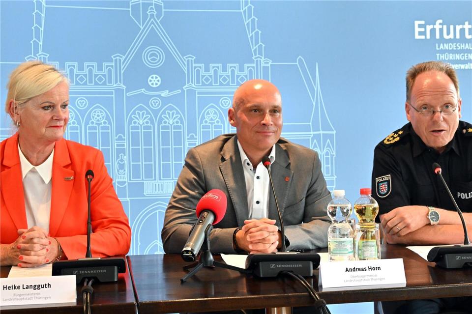 Polizei und Stadt zogen eine Bilanz des Großeinsatzes im Umfeld des AfD-ParteitagsMartin Schutt/dpa