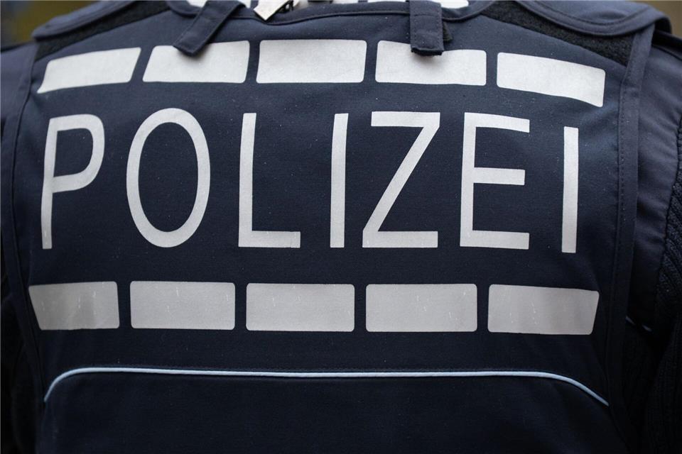 Polizeieinsatz in Böblingen: Bei einem mutmaßlichen Raub wurde ein Mann verletzt. (Symbolbild)Silas Stein/dpa