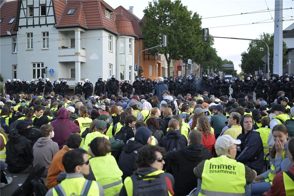 Polizeieinsatz in Erfurt wochenlang vorbereitet (Illustration).Jacob Schröter/dpa