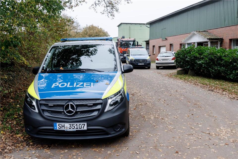 Polizeikräfte sperrten den Fundort am Mittwoch ab.Markus Scholz/dpa
