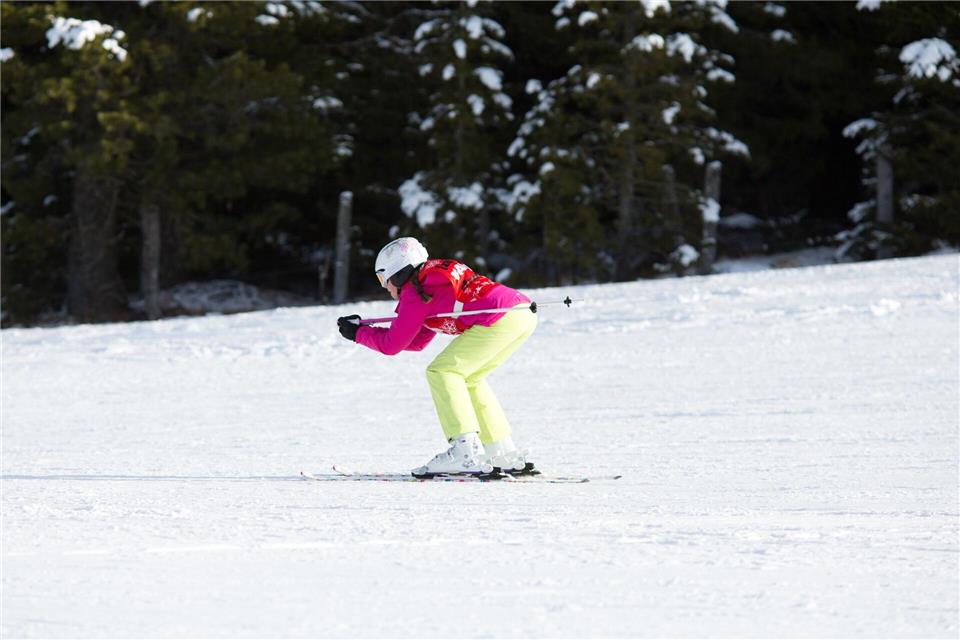 „Pommes!“: Die Ski stehen parallel - so wird man schneller.Florian Schuh/dpa-tmn