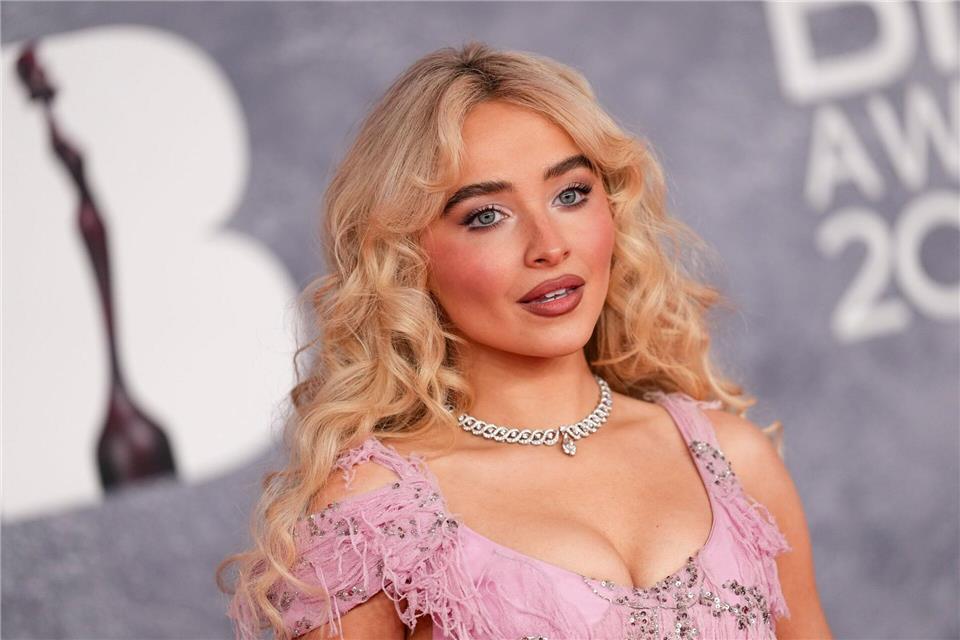 Popstar Sabrina Carpenter zeigt sich empört über das Weiße Haus. (Archivbild)Scott A Garfitt/Invision/dpa