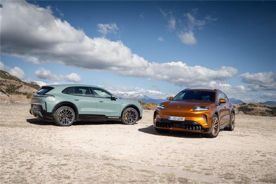 Porsche Cayenne, jetzt auch elektrisch: Der Bestseller rollt noch vor der Sommerpause an die Ladesäule – Verbrenner und Plug-in-Hybride bleiben trotzdem im Programm.Porsche AG/dpa-tmn