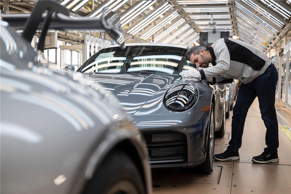 Porsche hat zu Jahresbeginn weniger Autos verkauft. (Archivbild)Marijan Murat/dpa
