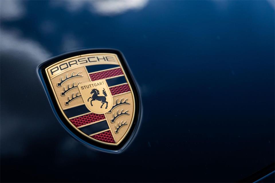 Porsche verkauft Anteile an mehreren Unternehmen. (Archivbild) Christoph Schmidt/dpa