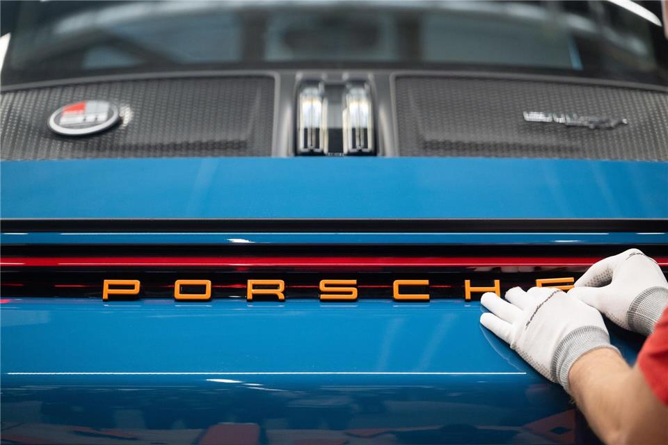 Porsche will laut einen „Spiegel“-Bericht Batterie-Tochter Cellforce fast komplett abwickeln. (Archivbild)Marijan Murat/dpa