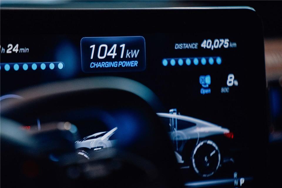 Potzblitz: Ein neuer AMG soll mit bis rund 1.000 kW laden können.Mercedes-Benz AG/dpa-tmn