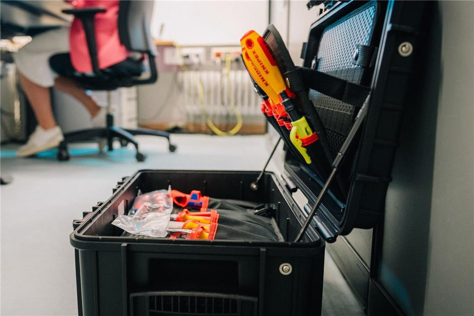 Praktisch, wenn alle Werkzeuge übersichtlich in einem Koffer untergebracht und somit sofort griffbereit sind.Zacharie Scheurer/dpa-tmn