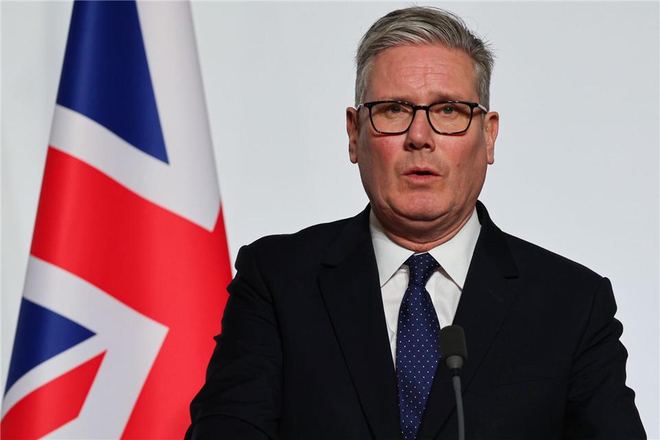 Premier Starmer geht von britischen und französischen Truppen in der Ukraine aus.Ludovic Marin/Pool AFP/AP/dpa