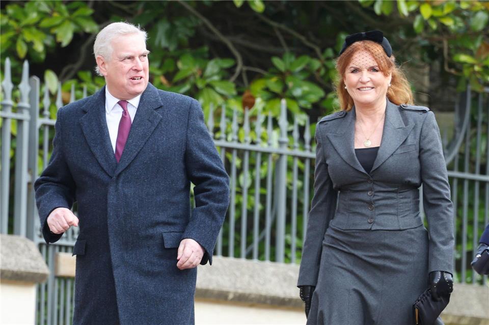 „Genug ist genug“ - Der tiefe Fall von Prinz Andrew Prinz Andrew und seine Ex-Frau Sarah. (Archivbild)Chris Jackson/PA Wire/dpa