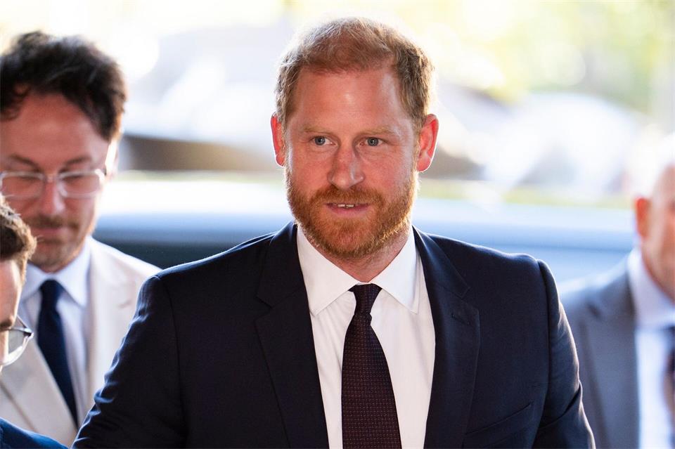 Prinz Harry will den Zwist mit seinem Vater und seinem Bruder beenden. (Archivfoto)Jordan Pettitt/PA Wire/dpa