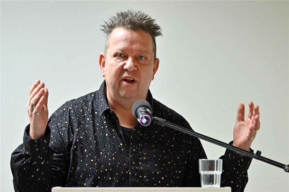 „Prinzen“-Frontmann Krumbiegel ist besorgt über einen weltweiten „Rückfall in nationalstaatliche und völkische Gedanken“. (Archivbild)Martin Schutt/dpa