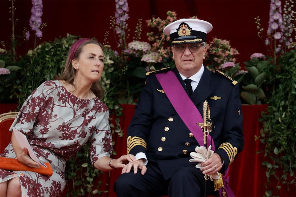 Prinzessin Claire und Prinz Laurent von Belgien sind seit 2003 verheiratet und haben drei Kinder. Mittlerweile hat Laurent auch einen unehelichen Sohn anerkannt. (Archivbild aus 2022)Bruno Fahy/BELGA/dpa