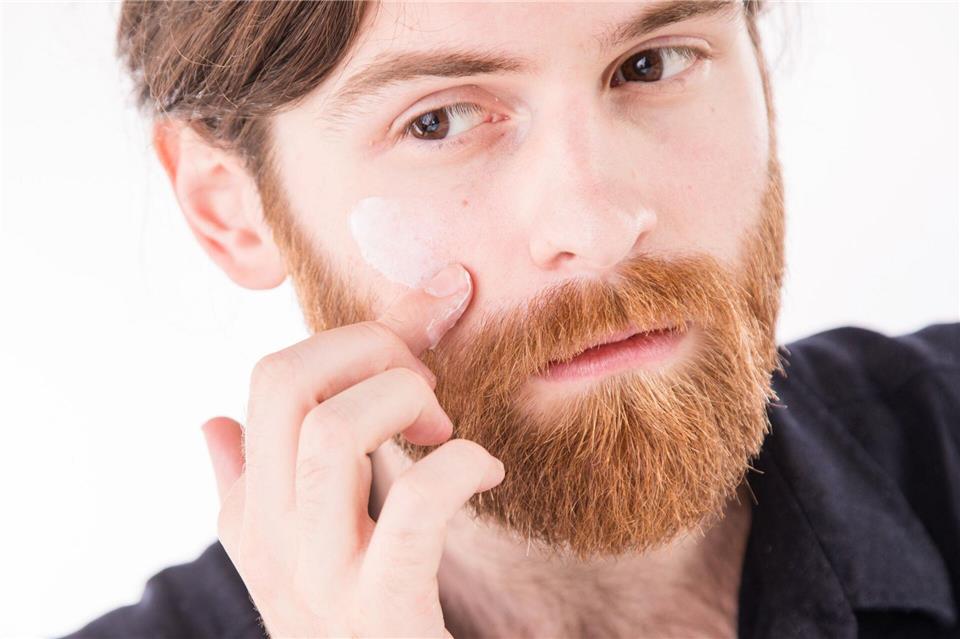 Problematische Substanzen wie Formaldehyd oder Diethylphthalat wurden in den getesteten Gesichtscremes für Männer nicht nachgewiesen.Christin Klose/dpa-tmn