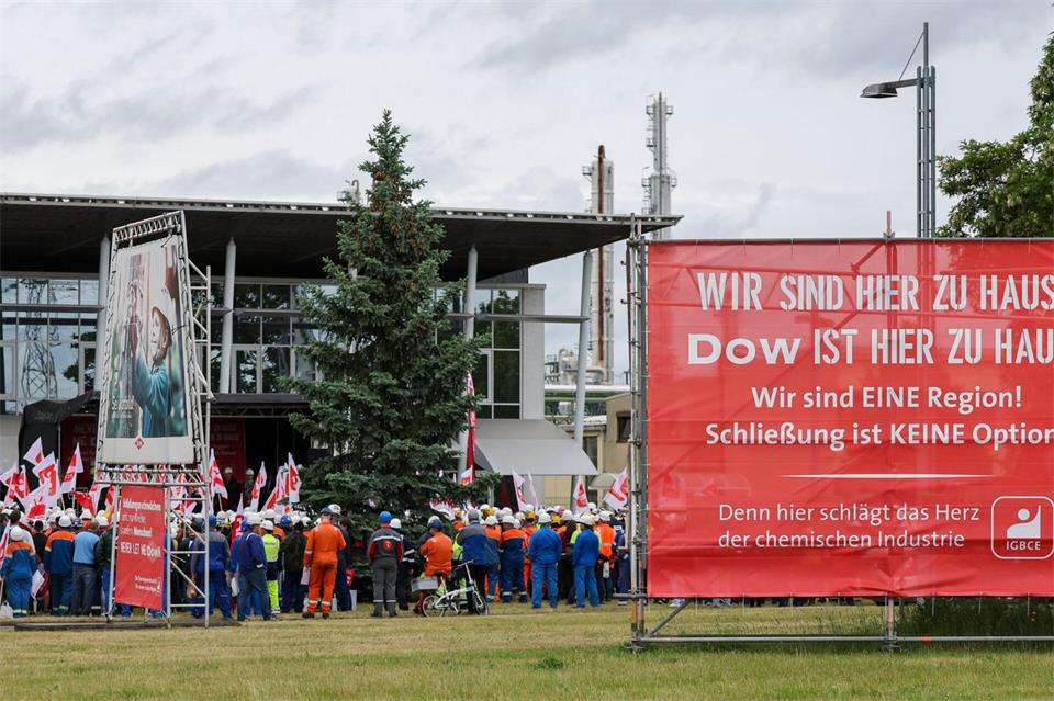 Probleme gibt es unter anderem in der Chemiebranche. (Archivbild)Jan Woitas/dpa