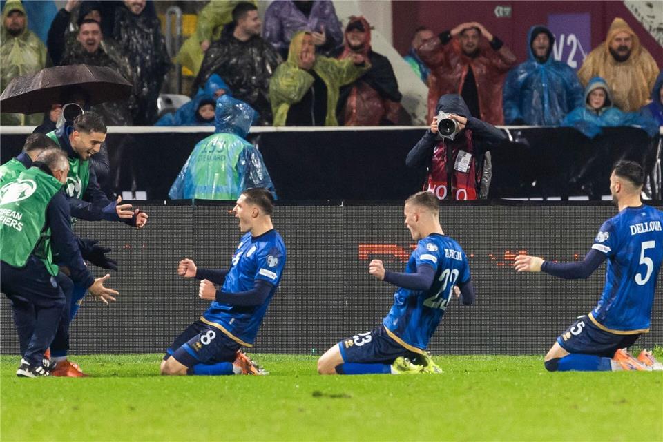 Profis des Kosovo feiern ein Tor. (Archivbild)Salvatore Di Nolfi/KEYSTONE/dpa