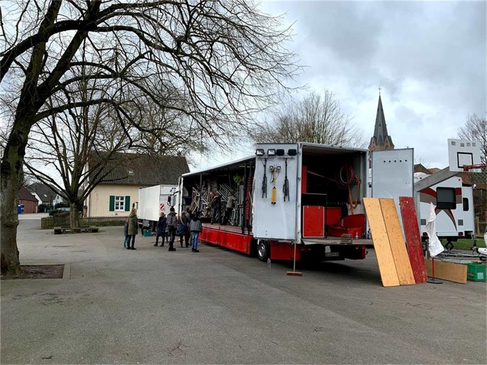 Projekt-Zirkus Lollipop an der Silvesterschule