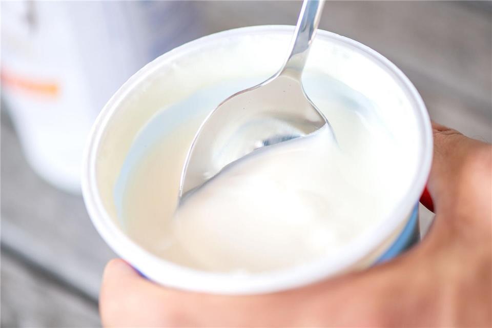 Proteinreich und fettarm: Sowohl Skyr als auch Magerquark punkten mit hohem Eiweißgehalt und wenig Fett – ideal für eine bewusste Ernährungpicture alliance/dpa/dpa-tmn