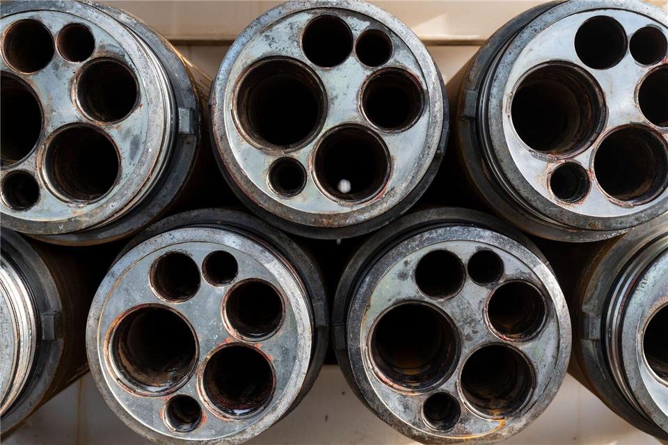 Protest, Klagen, Kompromisse: Nach jahrelangem Streit startet der Bau für Suedlink in Thüringen und Bayern. Doch es bahnt sich neuer Widerstand an. (Symbolbild)Marijan Murat/dpa