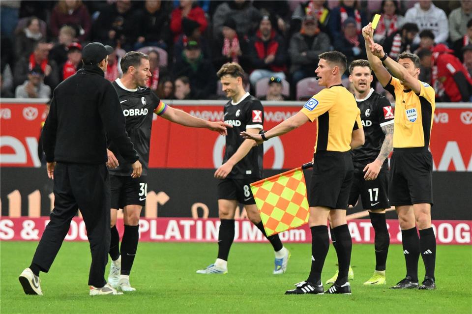 Protestierten vehement beim Referee: Günter und Schuster.Torsten Silz/dpa