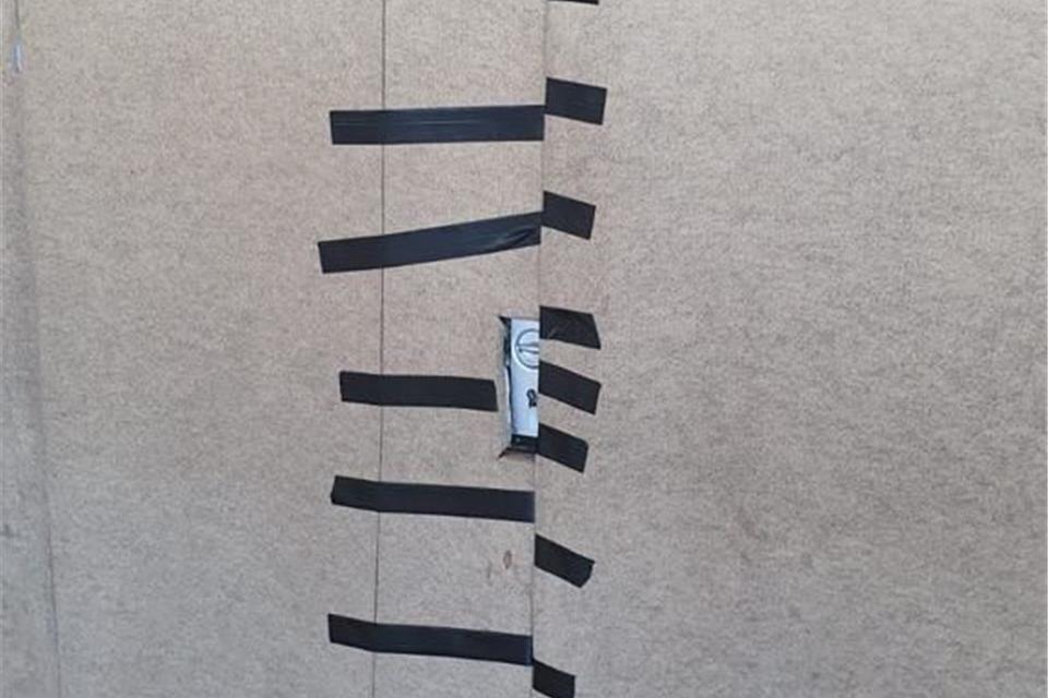 UWG: Turnhalle in Borkenwirthe sofort sanieren Provisorische Flickarbeiten.