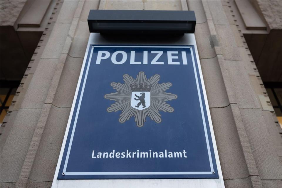 Psychisch kranke Menschen, die gefährlich werden können, will die Berliner Polizei künftig früher erkennen. (Symbolbild)Monika Skolimowska/dpa