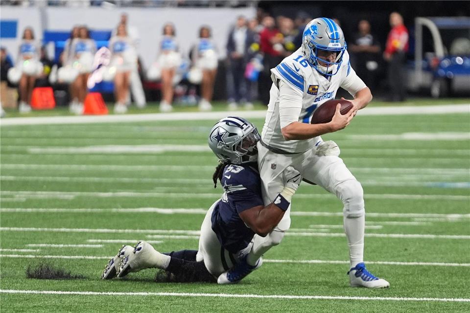 Quarterback Goff (rechts) und die Lions ließen sich von den Cowboys nicht aufhalten.Paul Sancya/AP/dpa