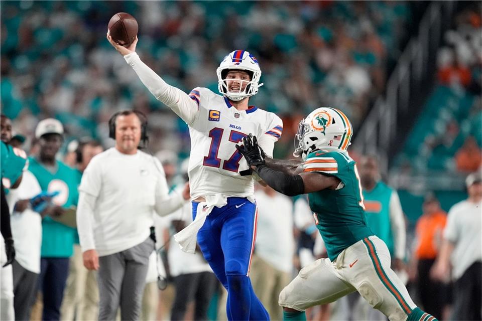 NFL: Buffalo schlägt Miami, Dolphins-Quarterback verletzt Quarterback Josh Allen sorgt für den zweiten Saisonsieg der Buffalo Bills.
