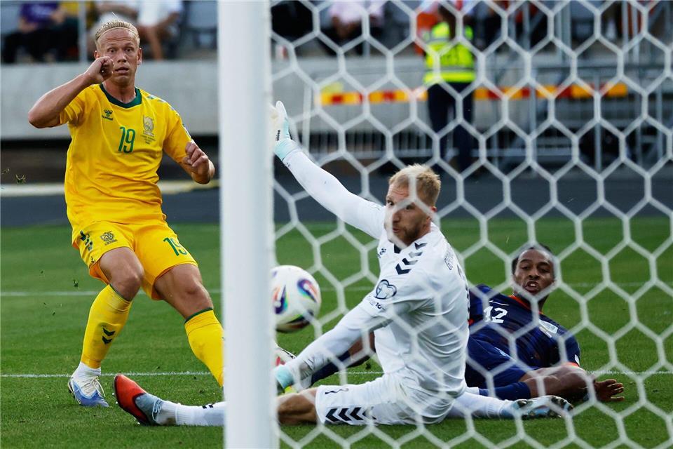Quinten Timber traf zum zwischenzeitlichen 2:0 für die Niederlande.Mindaugas Kulbis/AP/dpa