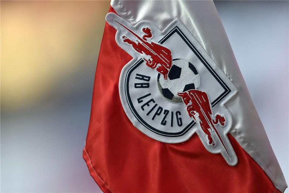 RB Leipzig vor Verpflichtung von gleich drei neuen Spielern  RB Leipzig steht vor der Verpflichtung von gleich drei neuen Spielern.Hendrik Schmidt/dpa