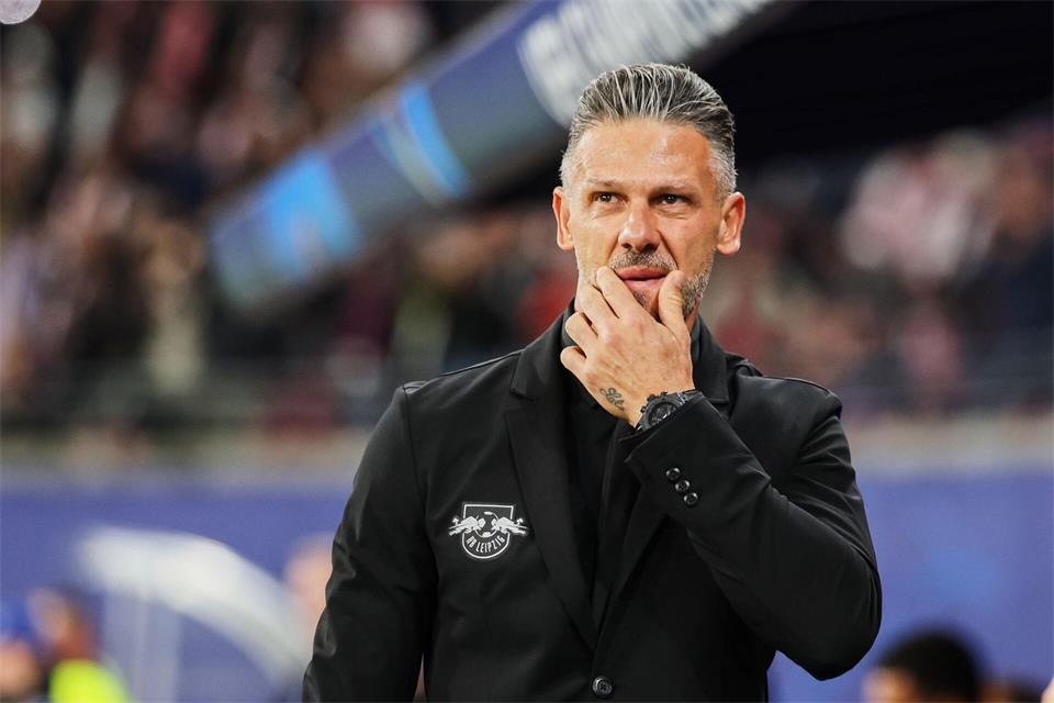 RB -Trainer Martín Demichelis muss mit seinem Team gegen Elversberg antreten. (Archivbild)Jan Woitas/dpa