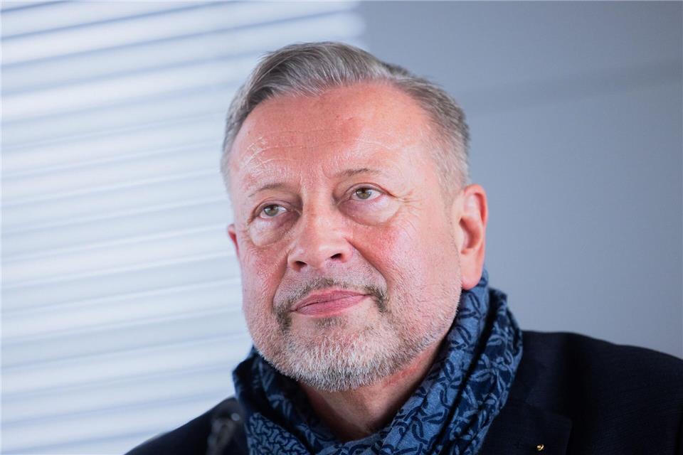 RMV-Chef Knut Ringat stellt für 2026 mehr Pünktlichkeit und Zuverlässigkeit bei den Zügen in Aussicht. (Archivbild)  Rolf Vennenbernd/dpa