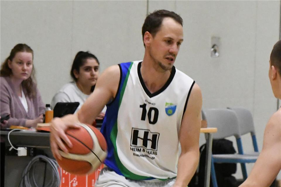 RSV-Spielertrainer Heiner Holtkamp kam auf acht Punkte.