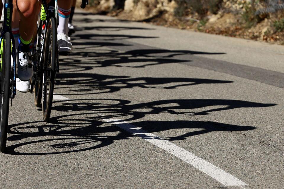 Radprofis in Aktion. (Symbolbild)David Pintens/Belga/dpa