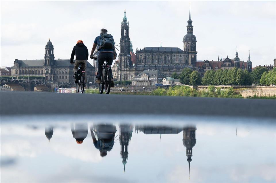 Radtouristen sind auf eine gute Infrastruktur angewiesen. (Archivbild)Sebastian Kahnert/dpa