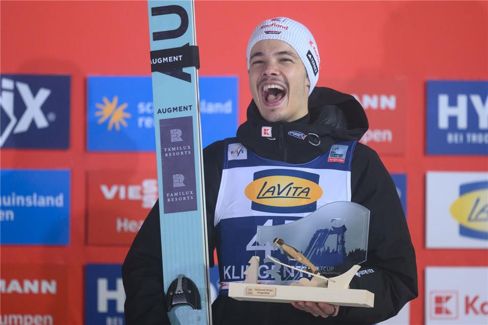 Raimund bejubelt seinen Podestplatz.Hendrik Schmidt/dpa
