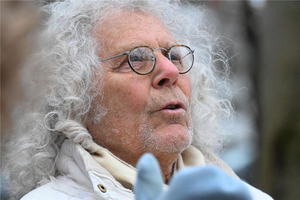 Rainer Langhans, Ikone der 68er-Bewegung, setzt sich mit dem Sterben auseinander. Felix Hörhager/dpa