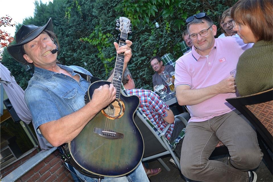 Rainer Migenda ist in der Gaststätte Old Inn aufgetreten.