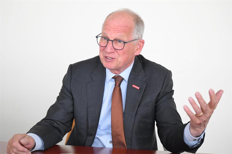 Rainer Reichhold: Die Betriebe bräuchten wieder Luft für Investitionen. (Archivbild)Bernd Weißbrod/dpa
