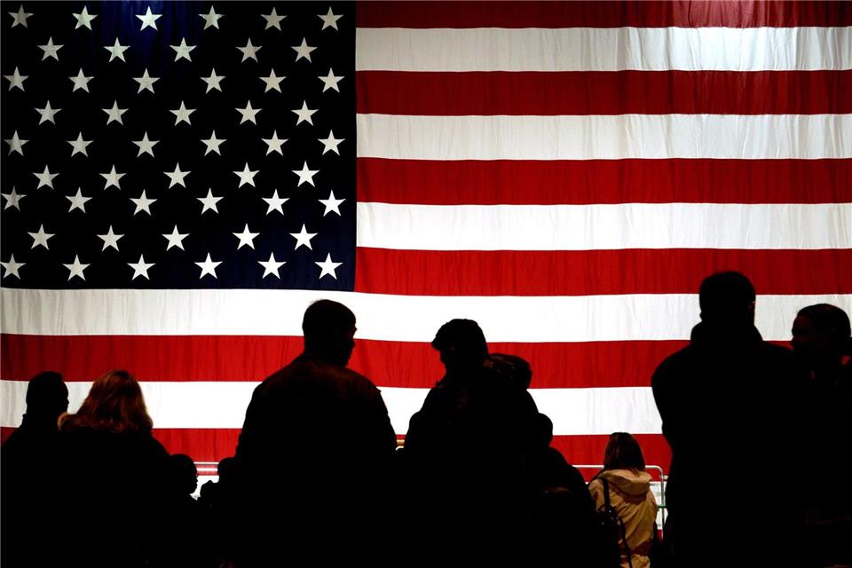 Ramstein gilt als wichtigstes Drehkreuz für US-Operationen in Europa, im Nahen und Mittleren Osten sowie in Afrika. (Archivbild)Frank May/dpa