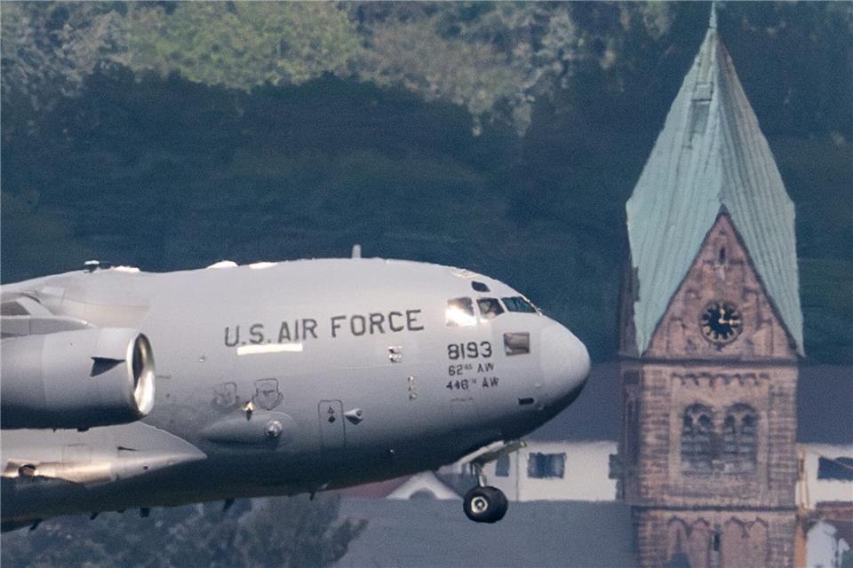 Ramstein ist eines der wichtigsten Drehkreuze des US-Militärs in Europa. (Archivbild)Boris Roessler/dpa