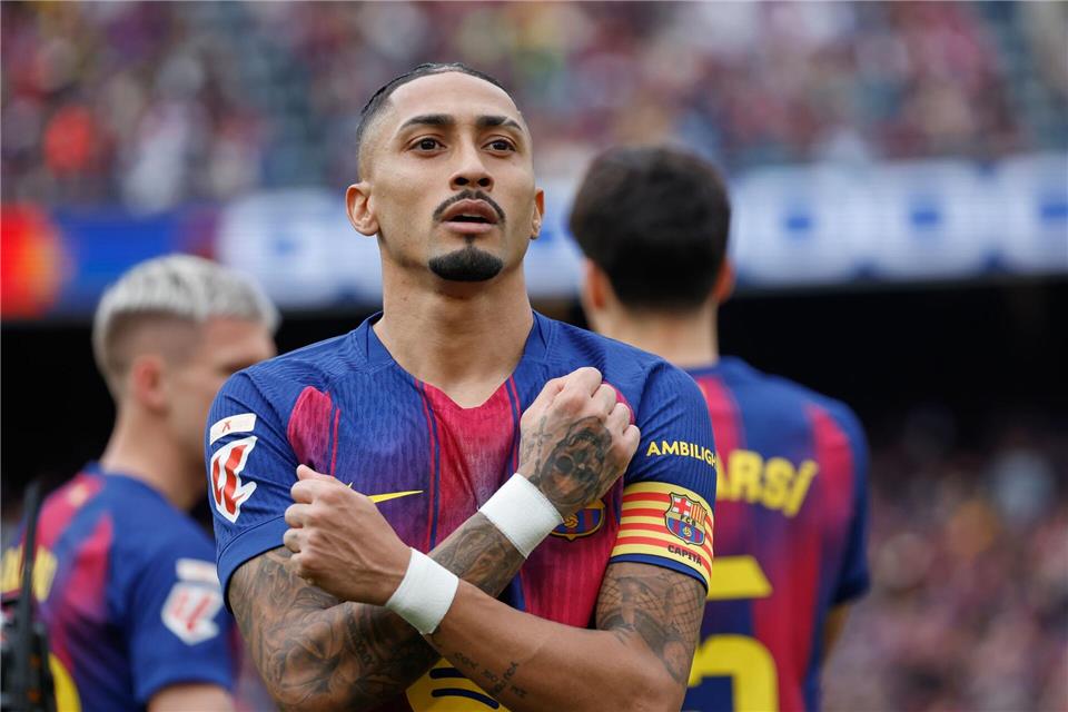 Raphinha überragte beim Sieg des FC Barcelona gegen den FC Sevilla.Joan Monfort/AP/dpa